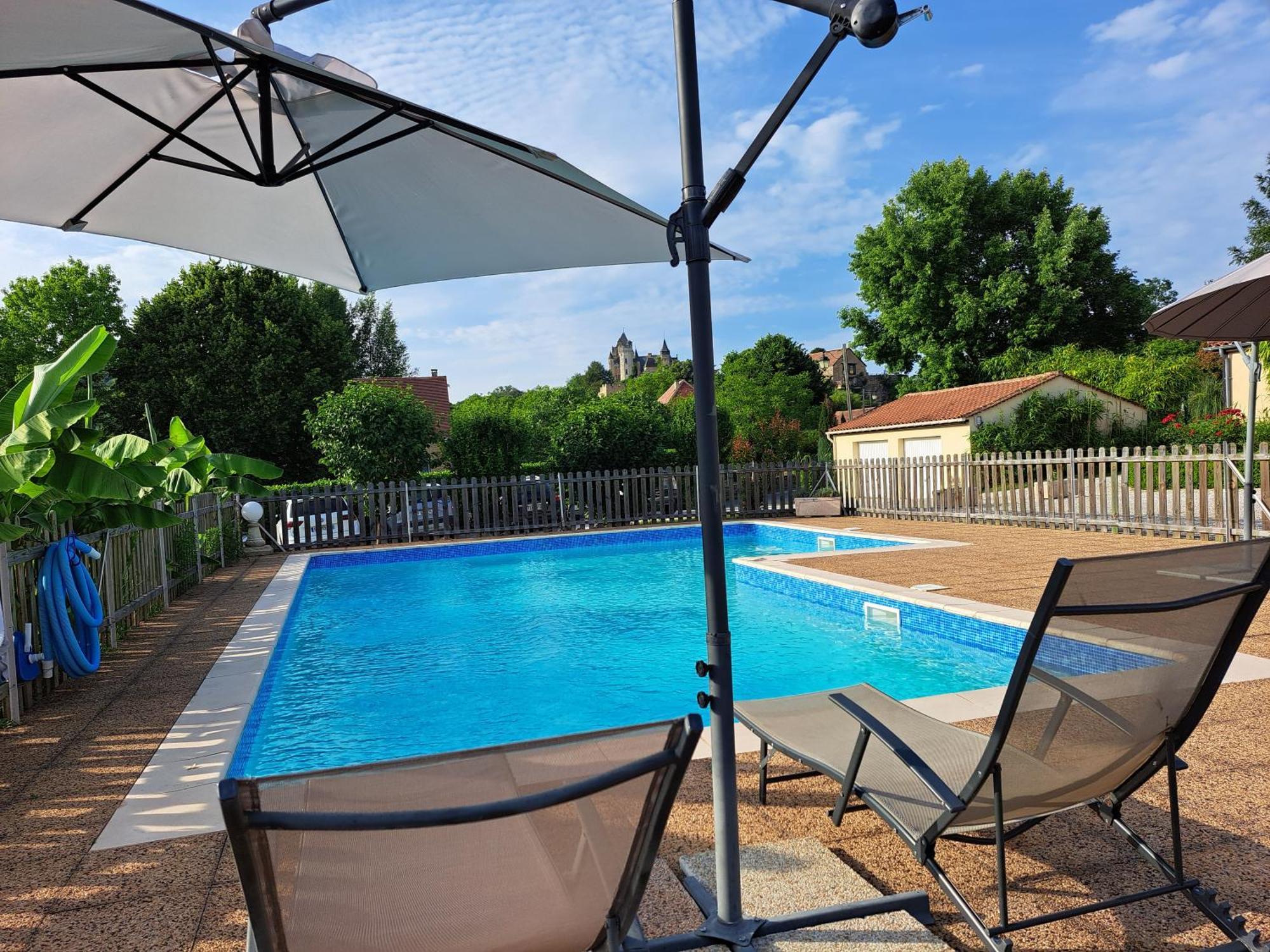 La Barde Montfort, Votre Maison D'Hotes A 4 Kms De Sarlat Dordogne ヴィトラック エクステリア 写真