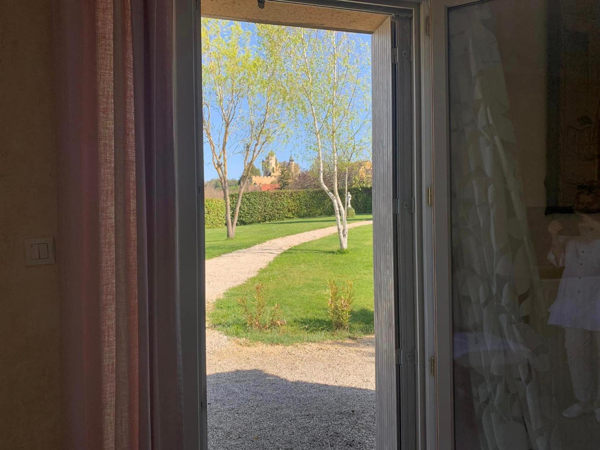 La Barde Montfort, Votre Maison D'Hotes A 4 Kms De Sarlat Dordogne ヴィトラック エクステリア 写真