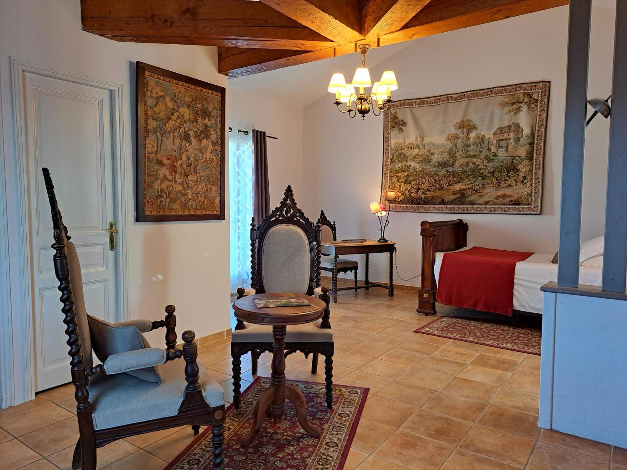 La Barde Montfort, Votre Maison D'Hotes A 4 Kms De Sarlat Dordogne ヴィトラック エクステリア 写真
