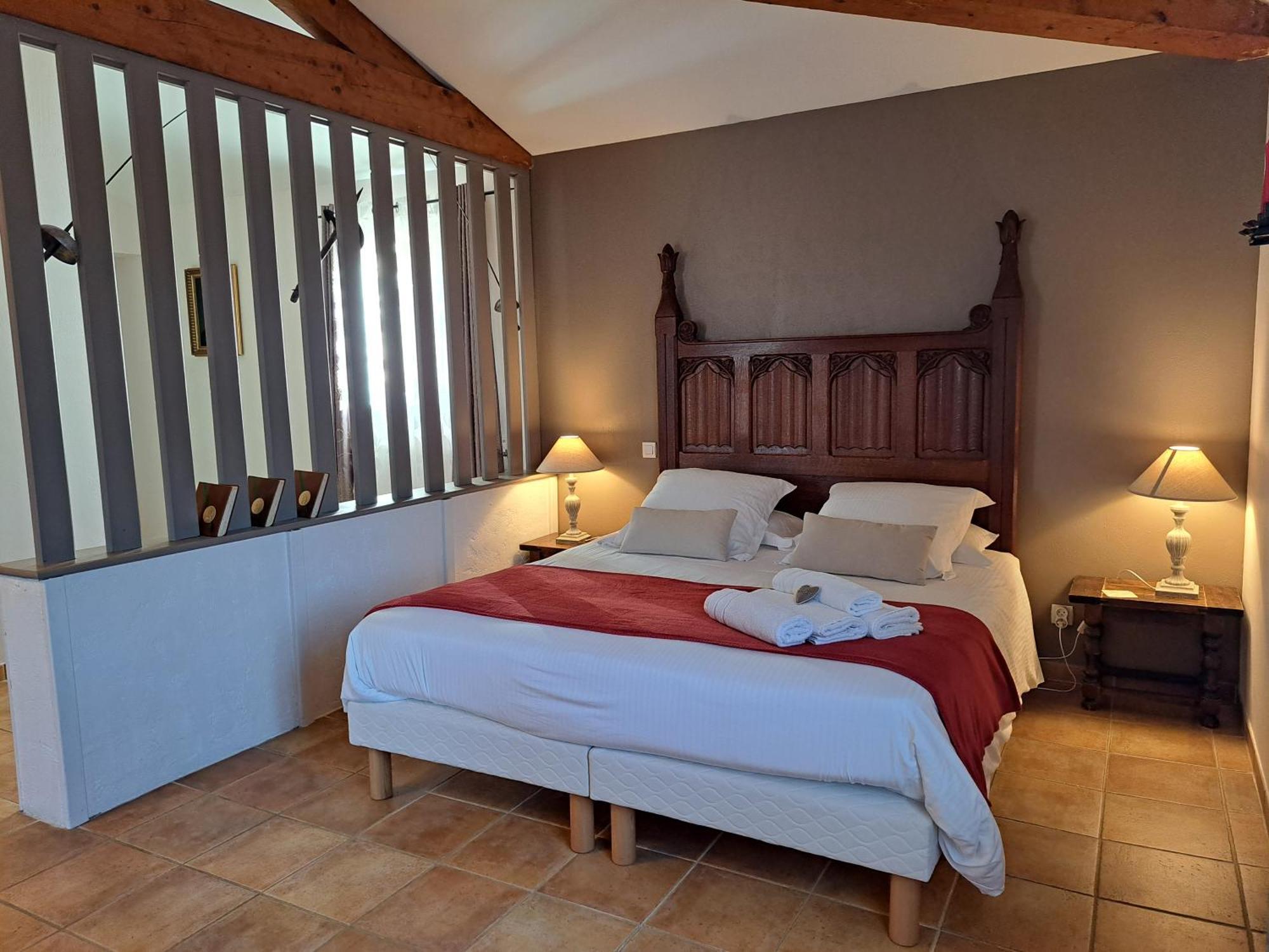 La Barde Montfort, Votre Maison D'Hotes A 4 Kms De Sarlat Dordogne ヴィトラック エクステリア 写真