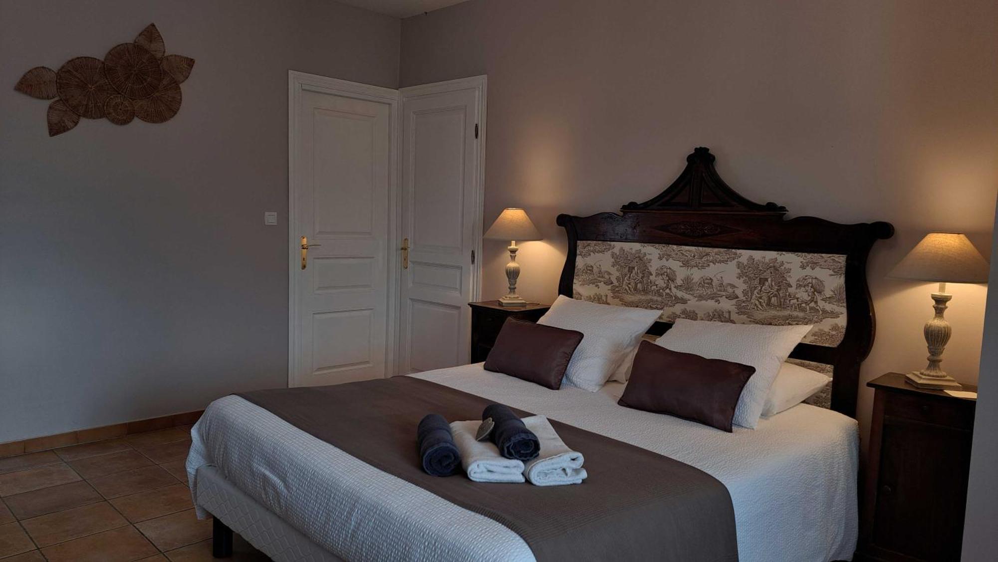 La Barde Montfort, Votre Maison D'Hotes A 4 Kms De Sarlat Dordogne ヴィトラック エクステリア 写真